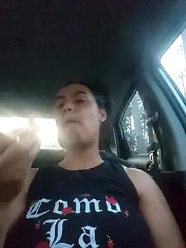 Snapshot of cinnaminnie chatting on 03.04.25 cinnaminnie online show from 03.04.25