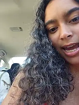 Snapshot of cinnaminnie chatting on 03.07.25 cinnaminnie online show from 03.07.25