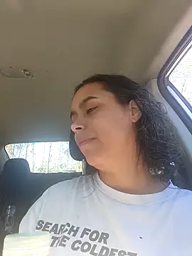 Snapshot of cinnaminnie chatting on 03.17.25 cinnaminnie online show from 03.17.25