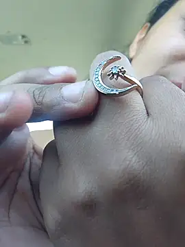 Snapshot of cinnaminnie chatting on 03.19.25 cinnaminnie online show from 03.19.25