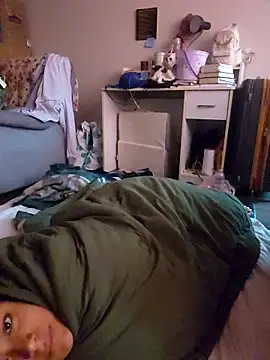 cinnaminnie online show from 04.18.26