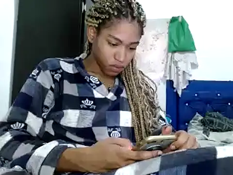 Snapshot of miriam775 chatting on 01.15.25 miriam775 online show from 01.15.25