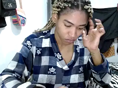 Snapshot of miriam775 chatting on 01.22.25 miriam775 online show from 01.22.25