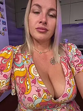 Snapshot of Cute_Hot_Alice chatting on 07.15.26 Cute Hot Alice online show from 07.15.26