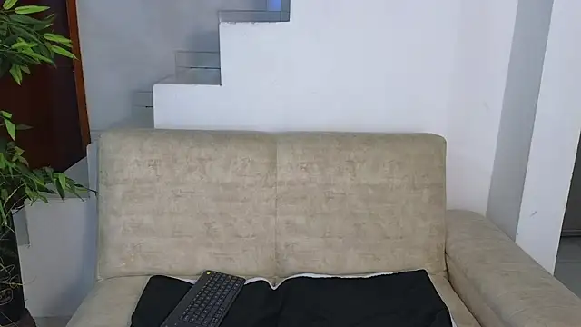 Snapshot of Lorenne_Miller chatting on 11.05.25 Lorenne Miller online show from 11.05.25