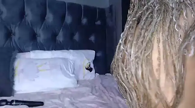 Snapshot of Anaelle24 chatting on 12.24.24 Anaelle24 online show from 12.24.24