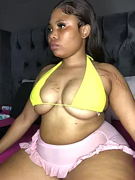 Snapshot of Anaelle24 chatting on 01.27.25 Anaelle24 online show from 01.27.25