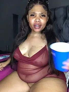 Snapshot of Anaelle24 chatting on 01.28.25 Anaelle24 online show from 01.28.25