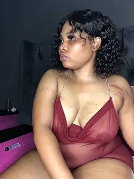 Snapshot of Anaelle24 chatting on 02.12.25 Anaelle24 online show from 02.12.25