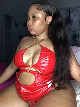 Snapshot of Anaelle24 chatting on 02.13.25 Anaelle24 online show from 02.13.25