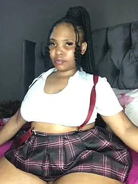 Snapshot of Anaelle24 chatting on 02.21.25 Anaelle24 online show from 02.21.25