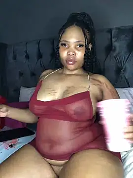 Snapshot of Anaelle24 chatting on 02.25.25 Anaelle24 online show from 02.25.25