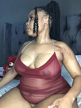 Snapshot of Anaelle24 chatting on 03.05.25 Anaelle24 online show from 03.05.25