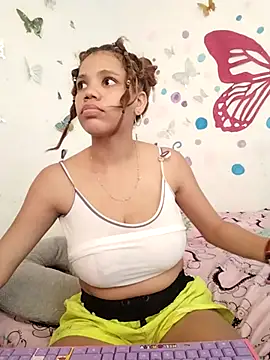 Snapshot of 1CANDYLOVE chatting on 03.05.25 1CANDYLOVE online show from 03.05.25