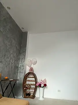 Snapshot of MayaMR chatting on 11.20.25 MayaMR online show from 11.20.25