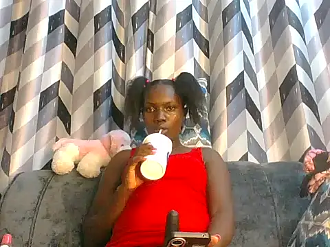 Snapshot of Slimthick900 chatting on 03.03.25 Slimthick900 online show from 03.03.25