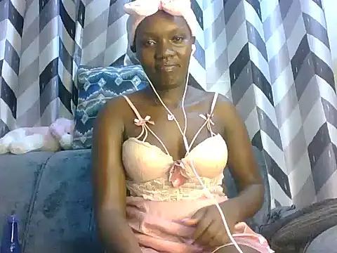 Snapshot of Slimthick900 chatting on 03.11.25 Slimthick900 online show from 03.11.25