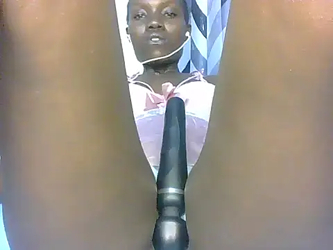 Snapshot of Slimthick900 chatting on 03.19.25 Slimthick900 online show from 03.19.25