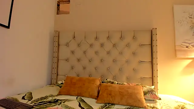 Snapshot of vanesasexyhot21 chatting on 02.14.26 vanesasexyhot21 online show from 02.14.26