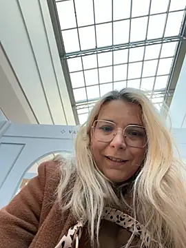 EmyLana online show from 10.30.25