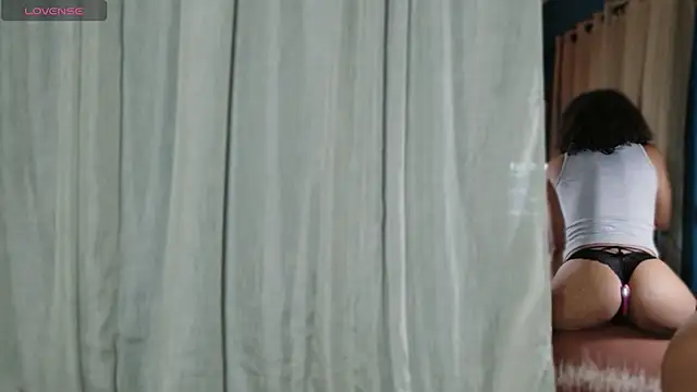 CurlyNony online show from 04.12.26