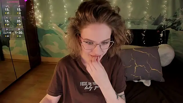 Snapshot of Natural_pussy chatting on 01.22.25 Natural pussy online show from 01.22.25