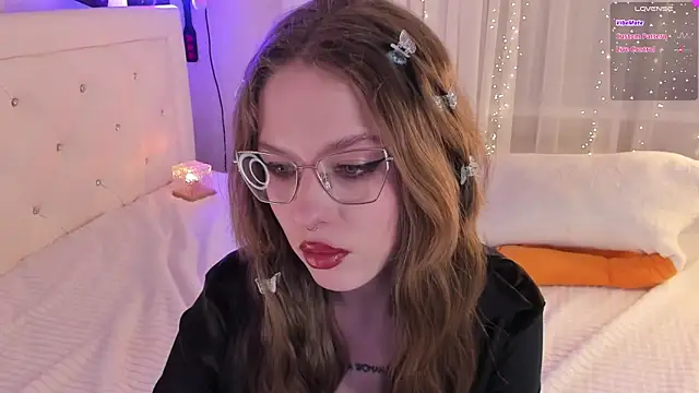 Snapshot of Natural_pussy chatting on 03.18.25 Natural pussy online show from 03.18.25