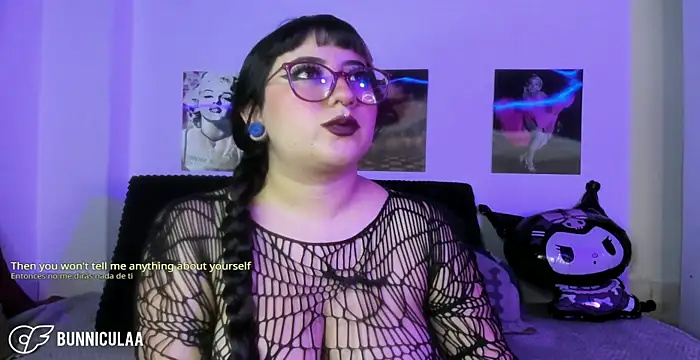 larissa01  online show from 04.30.26