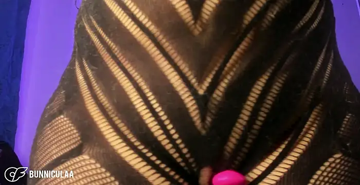 larissa01  online show from 05.06.26