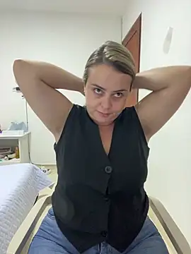 Im Amelia online show from 06.20.26