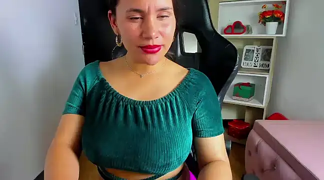 Snapshot of Saylor_Lee22 chatting on 12.04.24 Saylor Lee22 online show from 12.04.24