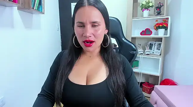 Snapshot of Saylor_Lee22 chatting on 12.12.24 Saylor Lee22 online show from 12.12.24