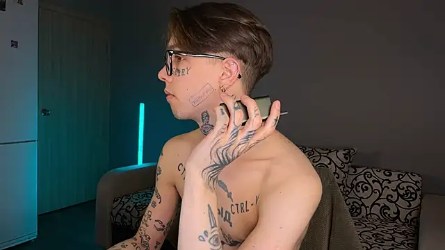 Snapshot of anahori__simon chatting on 03.12.25 anahori simon online show from 03.12.25