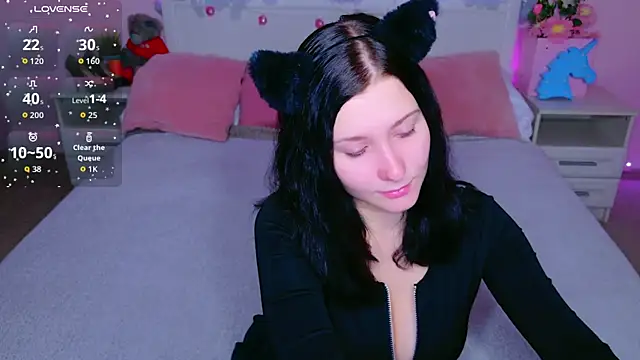 SarahStanley online show from 02.10.26