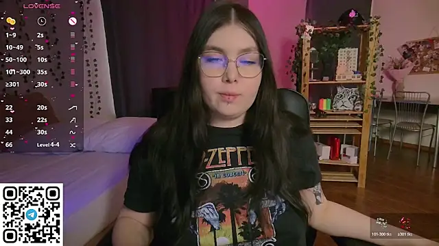 Snapshot of Arizonaa_Muse chatting on 02.15.26 Arizonaa Muse online show from 02.15.26