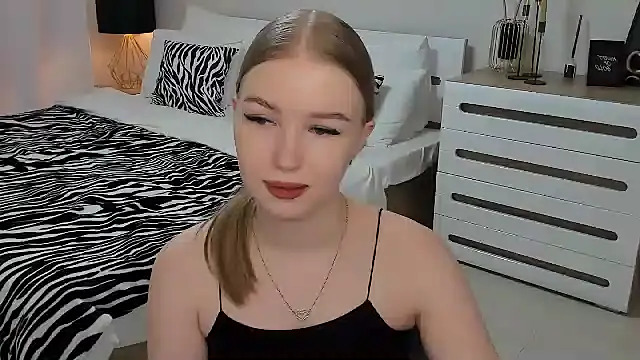 shy  lady online show from 03.19.25