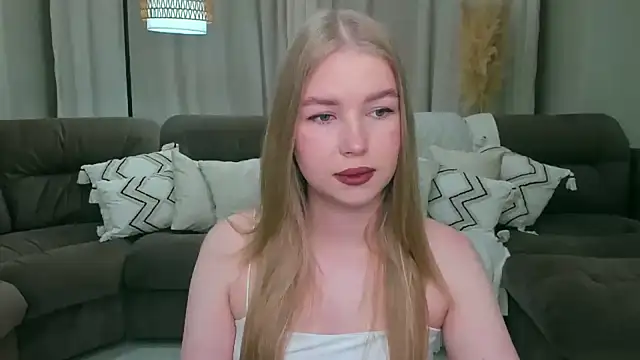 Snapshot of shy__lady chatting on 05.07.26 shy lady online show from 05.07.26