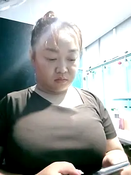 VyOanh2K online show from 02.11.26