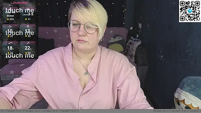 Snapshot of CuteHanna chatting on 05.27.26 CuteHanna online show from 05.27.26