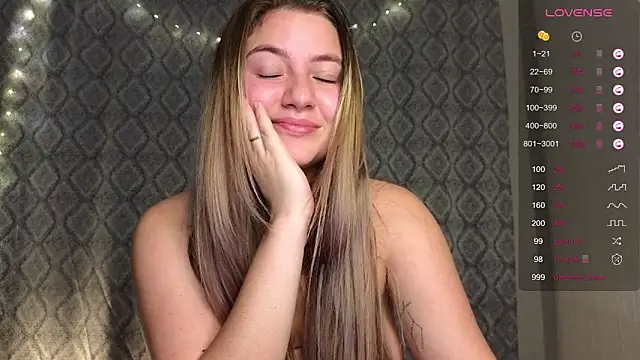 Snapshot of Yassyaaa chatting on 12.10.24 Yassyaaa online show from 12.10.24