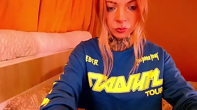 Snapshot of InesGold chatting on 02.10.26 InesGold online show from 02.10.26