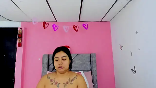 LaylaHolmes online show from 04.20.26
