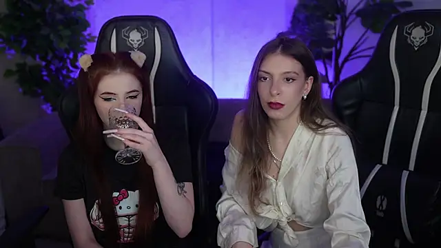 Snapshot of Torii_054 chatting on 03.09.26 Torii 054 online show from 03.09.26