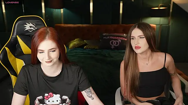 Snapshot of Torii_054 chatting on 03.10.26 Torii 054 online show from 03.10.26