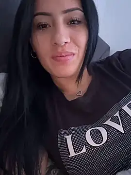 Snapshot of Sara_luna_ chatting on 12.11.24 Sara luna online show from 12.11.24