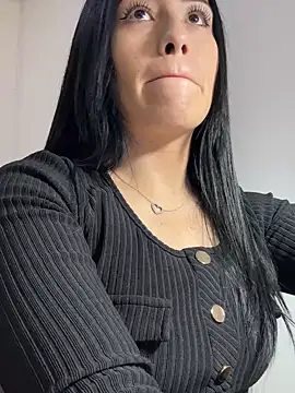 Snapshot of Sara_luna_ chatting on 02.27.25 Sara luna online show from 02.27.25