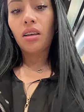 Snapshot of Sara_luna_ chatting on 03.20.25 Sara luna online show from 03.20.25