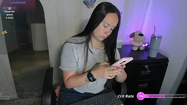 Snapshot of milysauria1 chatting on 05.17.26 milysauria1 online show from 05.17.26