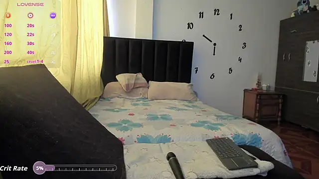 Snapshot of milysauria1 chatting on 08.04.26 milysauria1 online show from 08.04.26