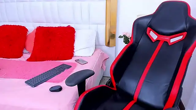 Snapshot of MadelineJackson chatting on 01.09.25 MadelineJackson online show from 01.09.25